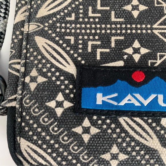 KAVU Go Time Crossbody Wallet Geometric Black White Southwest Aztec Western Zip - Picture 5 of 12